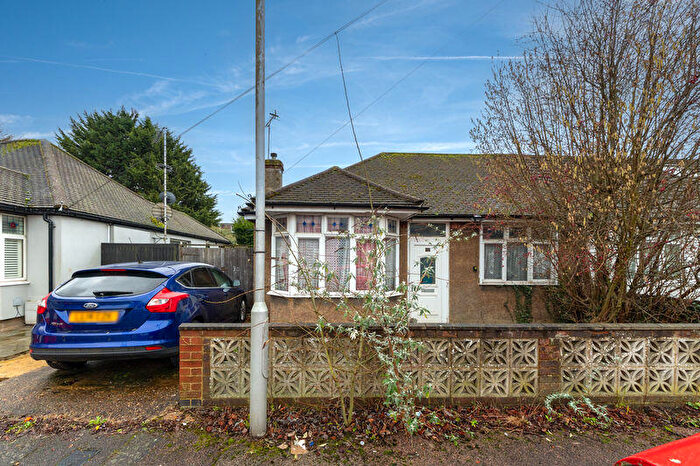 2 Bedroom Semi-Detached Bungalow For Sale In Guildford Road, St. Albans, AL1