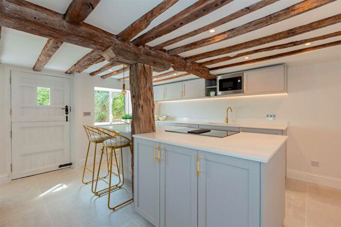 3 Bedroom Terraced House For Sale In Thame Road, Warborough, Wallingford, OX10