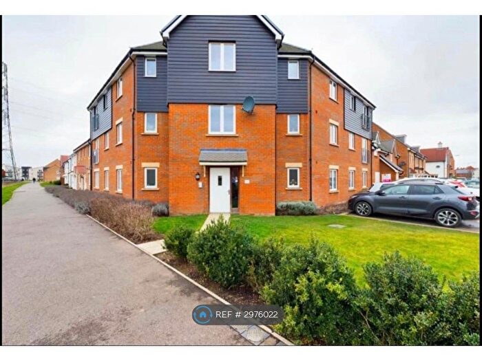 2 Bedroom Flat To Rent In Alma St, Aylesbury, HP18