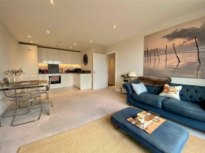 2 Bedroom Apartment To Rent In Montagu House, Padworth Avenue, Reading, RG2