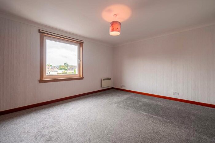 2 Bedroom Flat For Sale In Muirton Place, Perth, PH1
