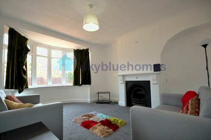 6 Bedroom Semi-Detached House To Rent In Queens Road, Leicester, LE2