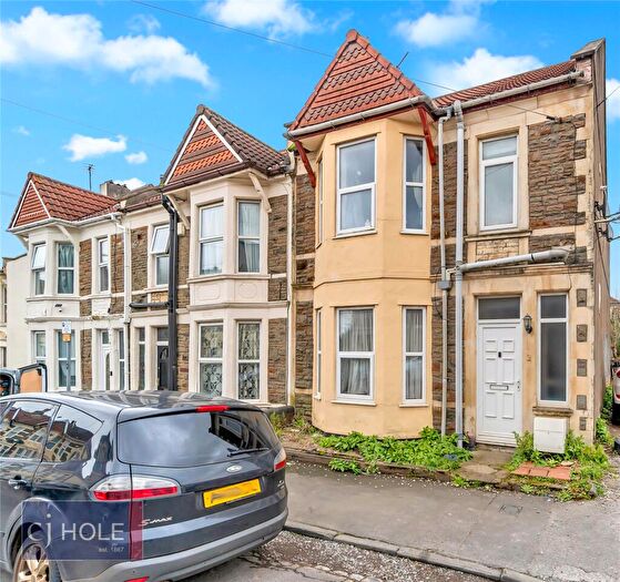 5 Bedroom Semi Detached House To Rent In Hinton Road, Fishponds, Bristol, BS16