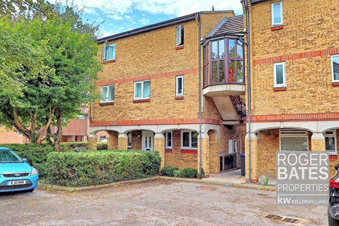 2 Bedroom Maisonette For Sale In Vermont Close, Basildon, SS13