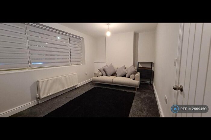 1 Bedroom Flat To Rent In High Street, West Wickham, BR4