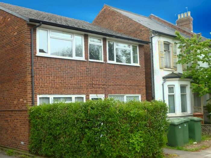 2 Bedroom Flat To Rent In Spencer Road Wealdstone, HA3