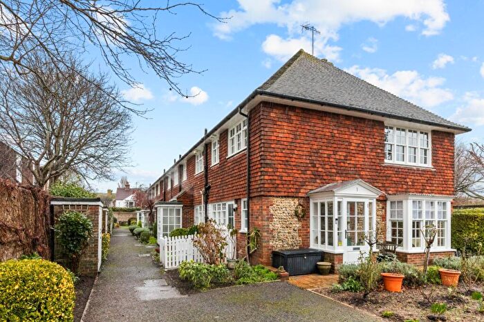 2 Bedroom Apartment For Sale In St. Marys Close, Shoreham-By-Sea, West Sussex, BN43