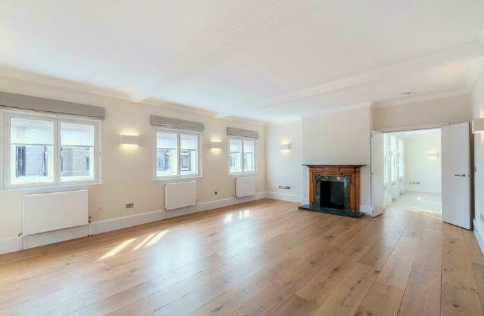 3 Bedroom Apartment To Rent In Northwick Terrace, St Johns Wood, London, NW8