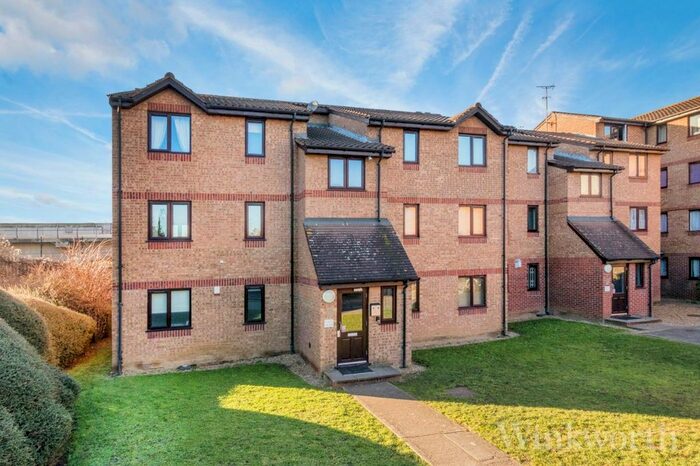 2 Bedroom Flat To Rent In Bridge Meadows, London, SE14