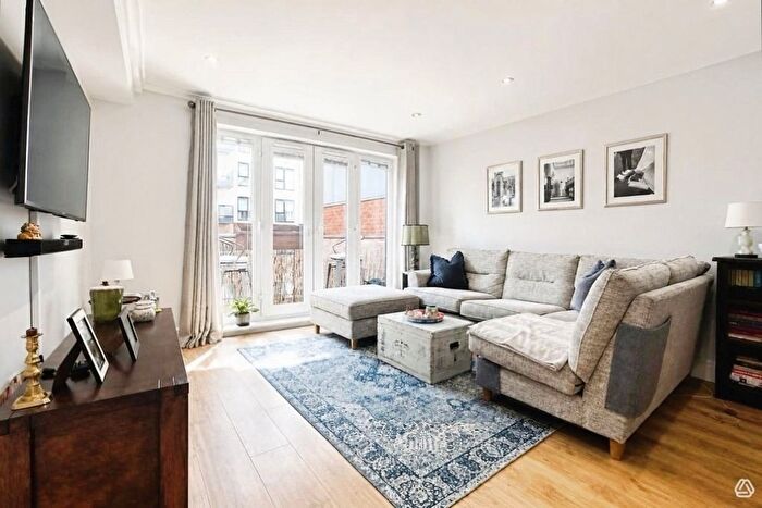1 Bedroom Flat For Sale In Market Street, Bracknell, Berkshire, RG12