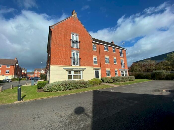 2 Bedroom Flat To Rent In Pitchcombe Close, Redditch, B98