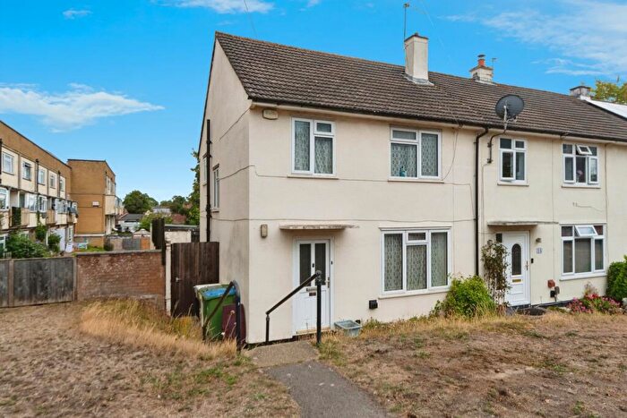 3 Bedroom End Of Terrace House For Sale In Defender Road, Southampton, Hampshire, SO19