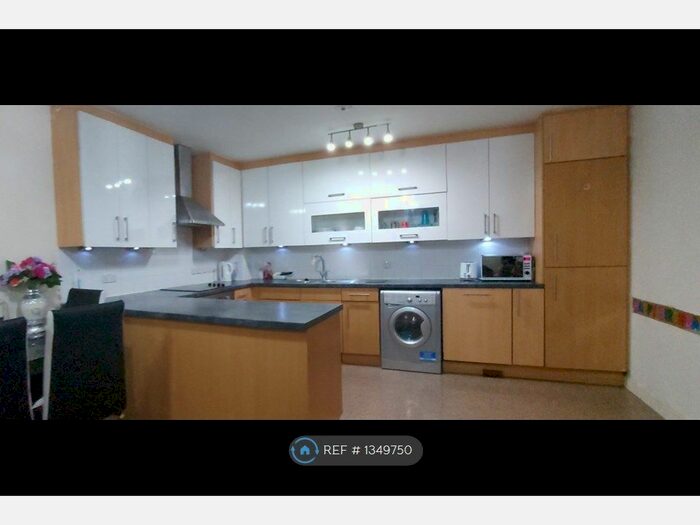 2 Bedroom Flat To Rent In Prince Regent Road, Hounslow, TW3