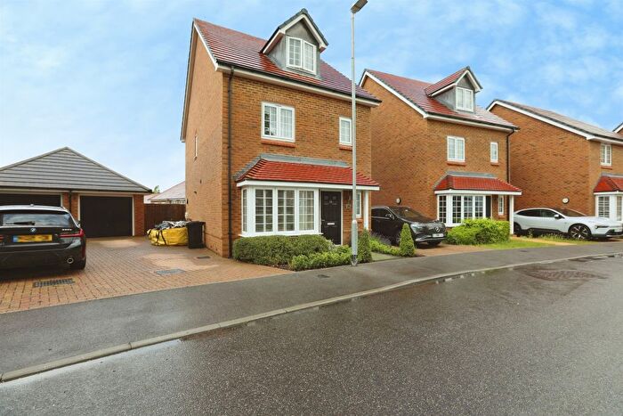 4 Bedroom Detached House For Sale In Goodwood Road, Edenbridge, TN8