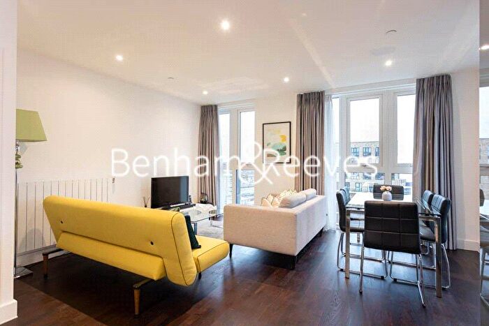 3 Bedroom Apartment To Rent In Victory Parade, London, SE18