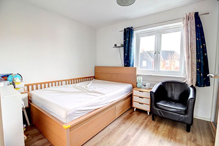 2 Bedroom Terraced House For Sale In Englefield Way, Basingstoke, RG24