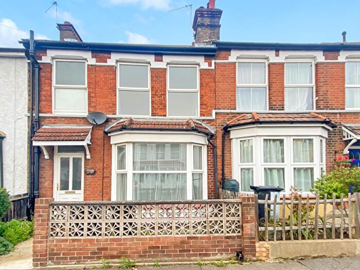 3 Bedroom Semi-Detached House To Rent In Park Avenue, Northfleet, Kent, DA11