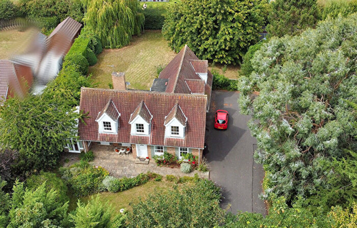 4 Bedroom Detached House For Sale In Grimsby Road, Louth, LN11