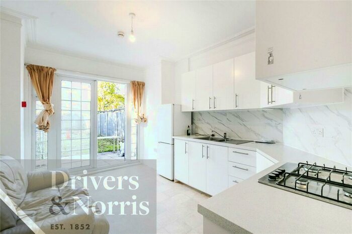 5 Bedroom Terraced House To Rent In Boreham Road, Turnpike Lane, London, N22