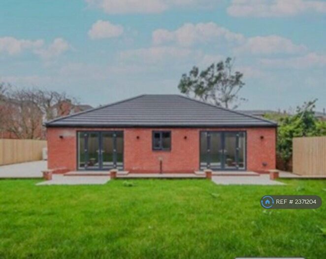 3 Bedroom Bungalow To Rent In Alexandra Road, Southport, PR9