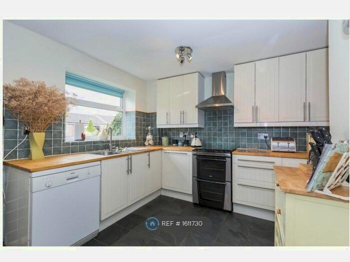 3 Bedroom Terraced House To Rent In Kimberley Walk, Cheltenham, GL52