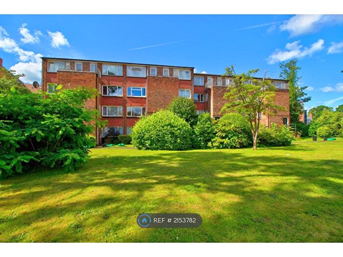 2 Bedroom Flat To Rent In Ellison Way, Wokingham, RG40
