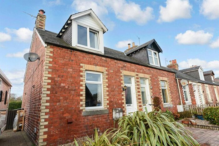 2 Bedroom End Of Terrace House For Sale In Chapelhill Street, Kincardine, Alloa, Fife, FK10