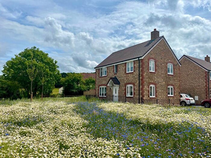 3 Bedroom House To Rent In Narcissus Way, Lyde Green, Bristol, BS16