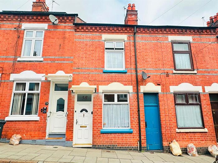 3 Bedroom Terraced House For Sale In Fairfield Street, Highfields, Leicester, LE5