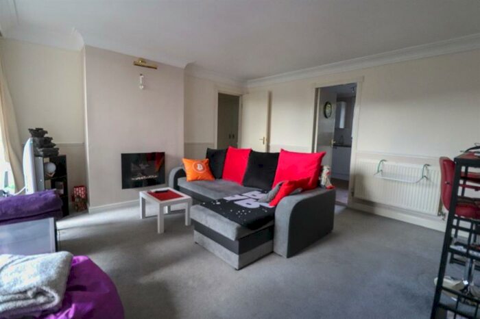 2 Bedroom Flat To Rent In Compton Court, PO9