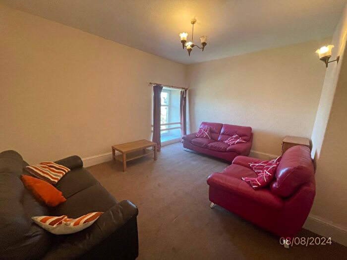 3 Bedroom Flat To Rent In Bon Accord Street, Top Floor Right, Aberdeen, AB11