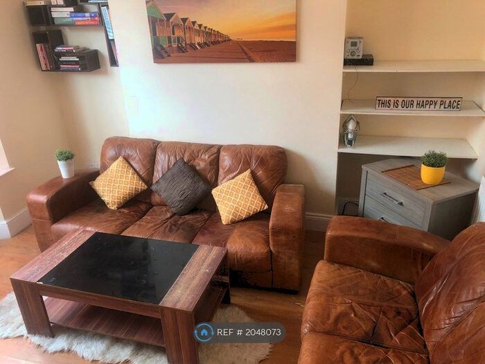 5 Bedroom Semi-Detached House To Rent In Adderbury Grove, Hull, HU5