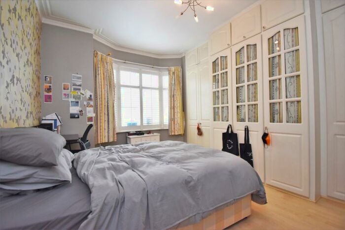 5 Bedroom Semi-Detached House To Rent In Newquay Road London, SE6