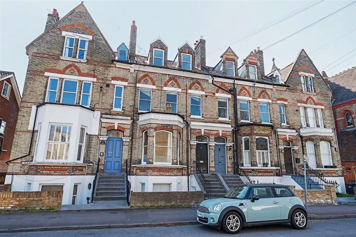 1 Bedroom Flat For Sale In St. Andrews Road, Surbiton, KT6