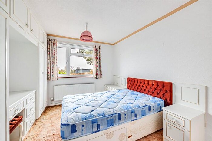 2 Bedroom Bungalow For Sale In Salford Road, Aspley Guise, Bedfordshire, MK17