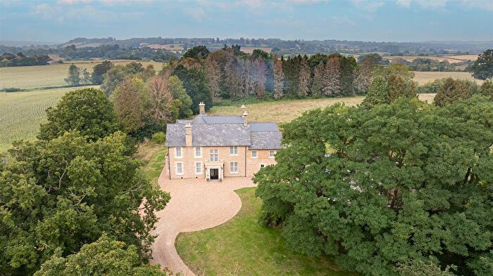 5 Bedroom Detached House For Sale In Chilvester Hill, Calne, SN11