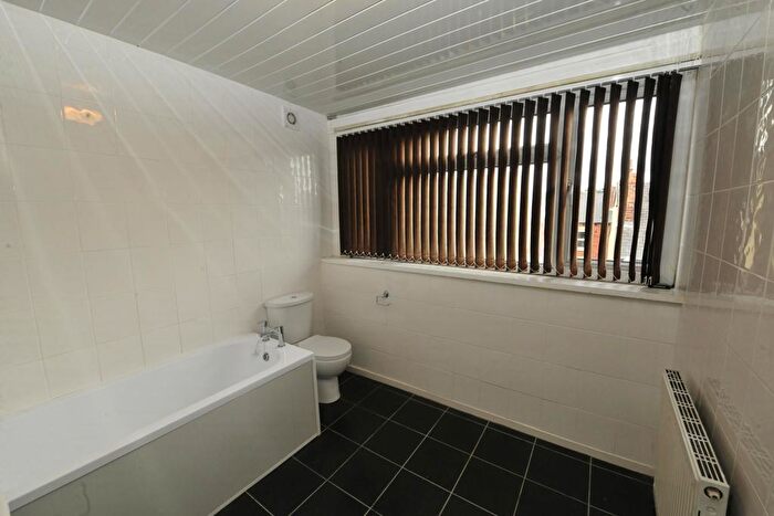 2 Bedroom House To Rent In Autumn Street, Hyde Park, Leeds, LS6
