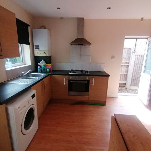 Studio To Rent In Tennyson Road, Hounslow, TW3