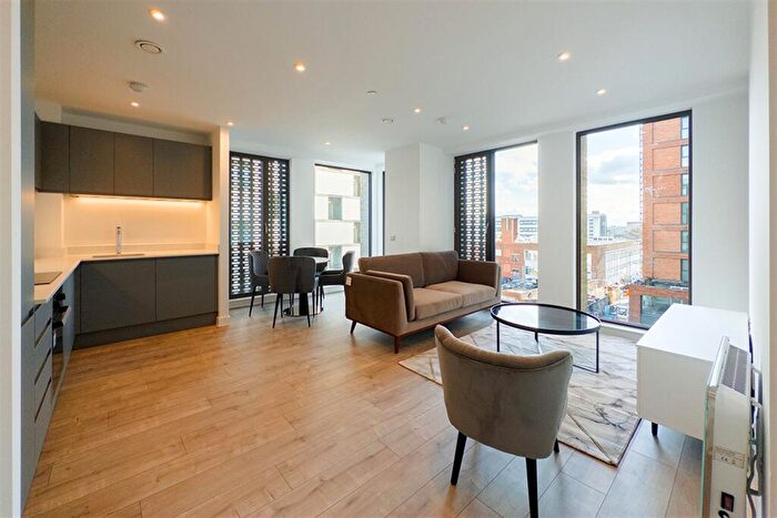 2 Bedroom Apartment To Rent In Victoria House, M4