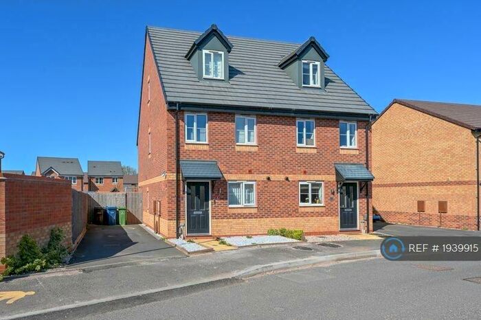 3 Bedroom Semi-Detached House To Rent In Till View, Stafford, ST16