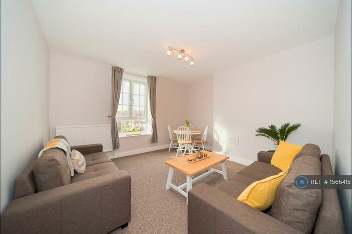 3 Bedroom Flat To Rent In Felbridge House, London, SE22