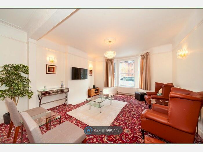 4 Bedroom Semi-Detached House To Rent In Temple Road, London, CR0