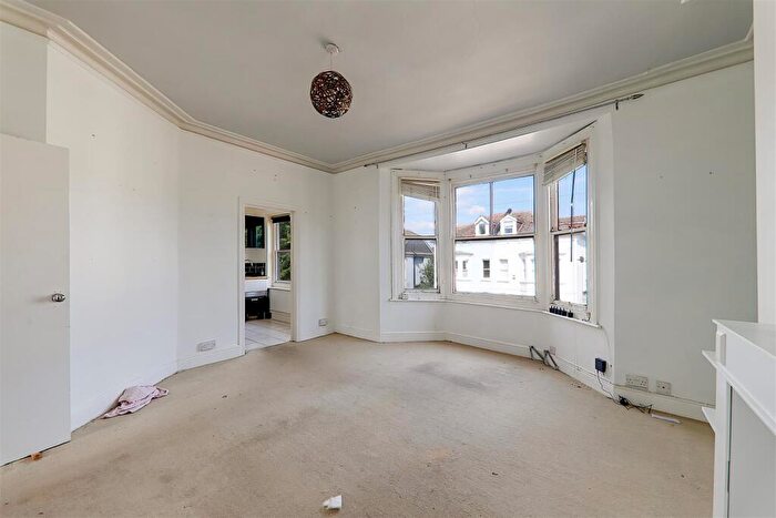 1 Bedroom Flat For Sale In Oxford Road, Worthing, BN11