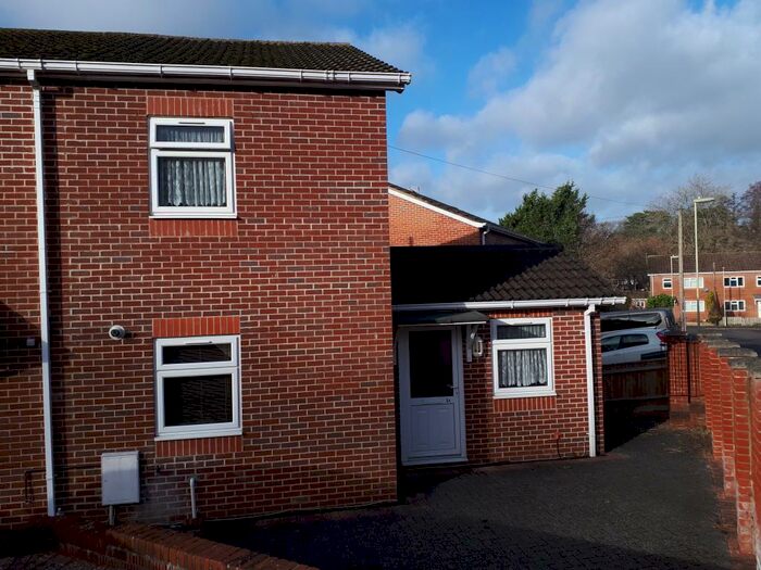 2 Bedroom House To Rent In Allan Grove, Romsey, SO51