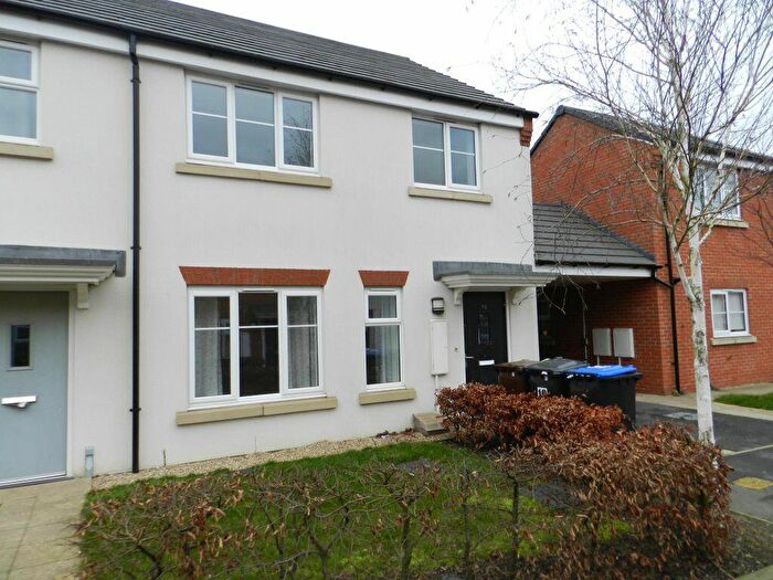 3 Bedroom House To Rent In Middlemore, NN11