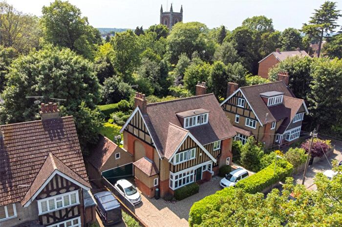 6 Bedroom Detached House For Sale In Hall Place Gardens, St. Albans, Hertfordshire, AL1