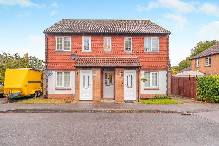 1 Bedroom Maisonette For Sale In Craven Road, Crawley, RH10