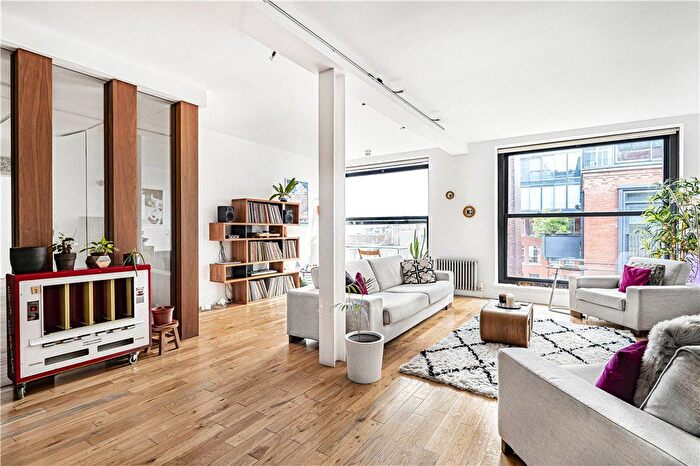 2 Bedroom Flat To Rent In Green Walk, London, SE1