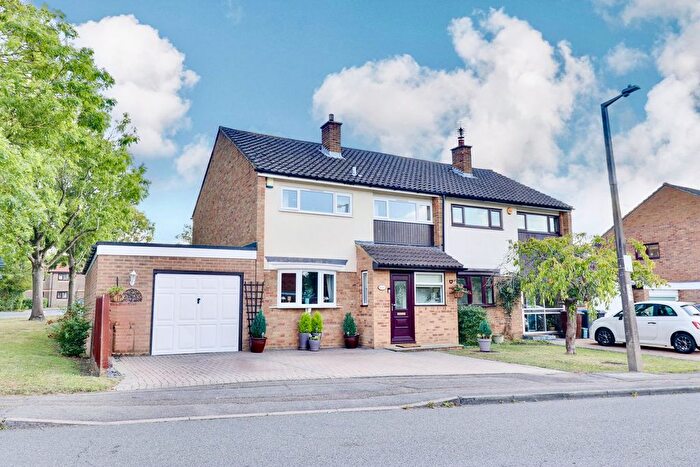 3 Bedroom Semi-detached House For Sale In Woodhill, Harlow, CM18