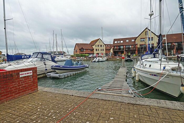 Garage / Parking To Rent In Mooring, S36